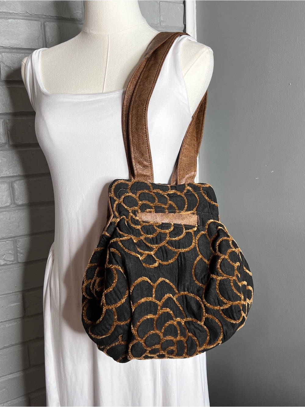 Kindred Spirit Style Brown Floral Embroidered Folded Shoulder Bag Snap Closure